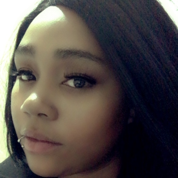 Meet your Posher, Cassandra - Picture 1 of 1